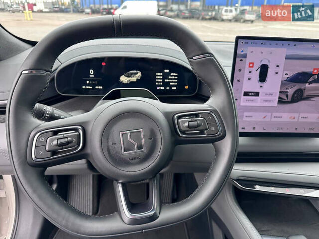 Білий Zeekr 001, об'ємом двигуна 0 л та пробігом 13 тис. км за 45800 $, фото 30 на Automoto.ua