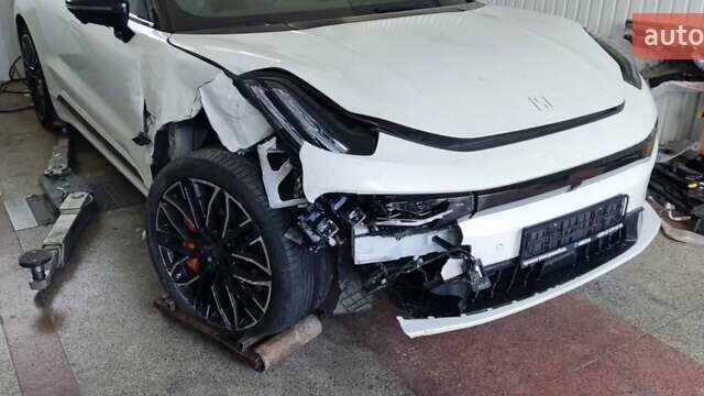 Белый Zeekr 001, объемом двигателя 0 л и пробегом 14 тыс. км за 35000 $, фото 4 на Automoto.ua