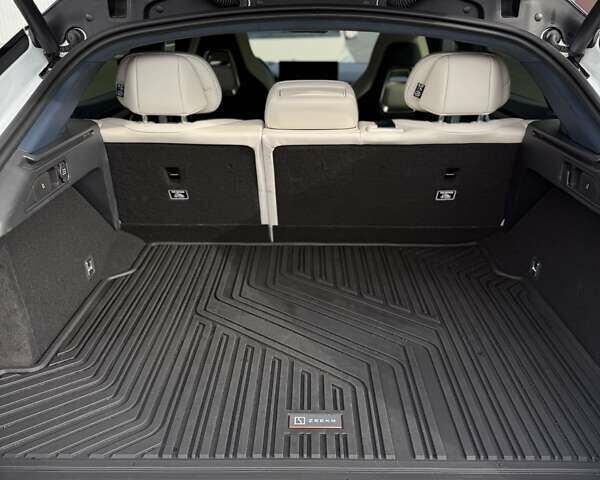 Белый Zeekr 001, объемом двигателя 0 л и пробегом 35 тыс. км за 40000 $, фото 19 на Automoto.ua