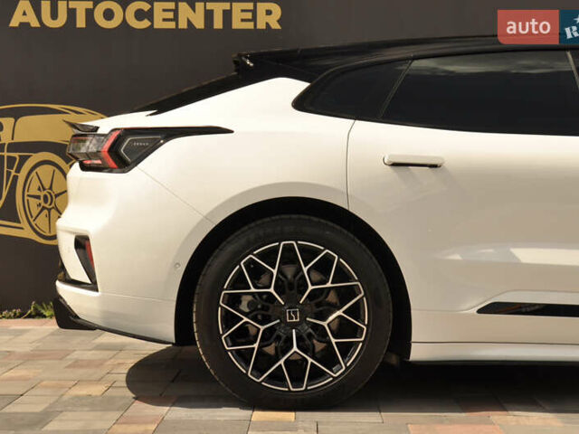 Белый Zeekr 001, объемом двигателя 0 л и пробегом 20 тыс. км за 47000 $, фото 7 на Automoto.ua