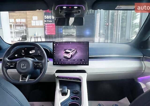 Білий Zeekr 001, об'ємом двигуна 0 л та пробігом 11 тис. км за 37390 $, фото 12 на Automoto.ua