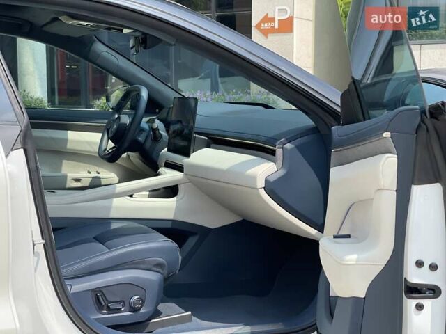 Белый Zeekr 001, объемом двигателя 0 л и пробегом 10 тыс. км за 40800 $, фото 5 на Automoto.ua