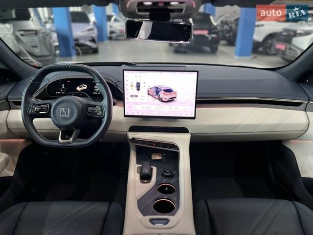 Білий Zeekr 001, об'ємом двигуна 0 л та пробігом 12 тис. км за 44999 $, фото 17 на Automoto.ua