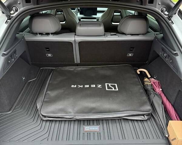 Белый Zeekr 001, объемом двигателя 0 л и пробегом 8 тыс. км за 45000 $, фото 31 на Automoto.ua