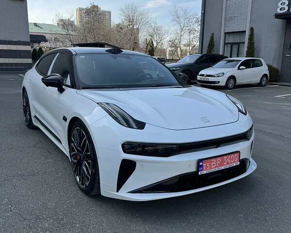 Белый Zeekr 001, объемом двигателя 0 л и пробегом 28 тыс. км за 49000 $, фото 1 на Automoto.ua
