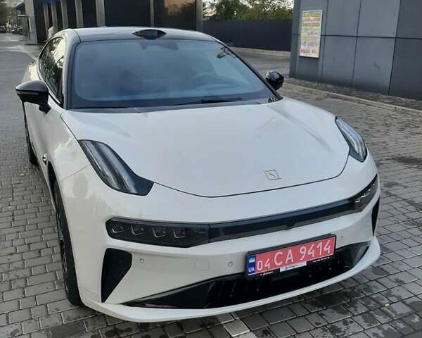 Zeekr 001 2024 в Днепре (Днепропетровске) на Automoto.ua Белый Zeekr 001, объемом двигателя 0 л и пробегом 10 тыс. км за 45999 $, фото 9 на Automoto.ua