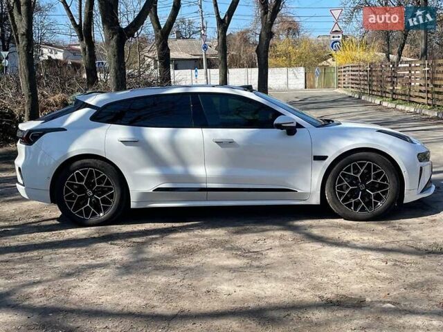 Белый Zeekr 001, объемом двигателя 0 л и пробегом 16 тыс. км за 43790 $, фото 3 на Automoto.ua