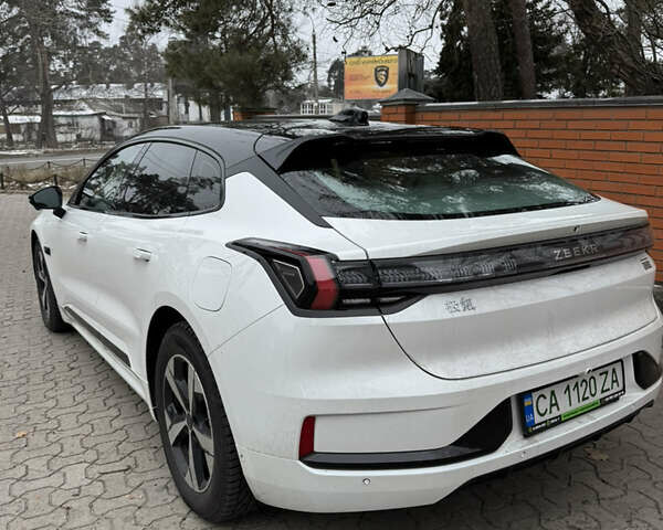 Белый Zeekr 001, объемом двигателя 0 л и пробегом 18 тыс. км за 38500 $, фото 1 на Automoto.ua