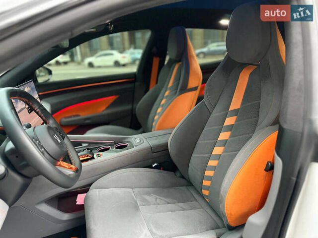 Білий Zeekr 001, об'ємом двигуна 0 л та пробігом 10 тис. км за 55000 $, фото 9 на Automoto.ua