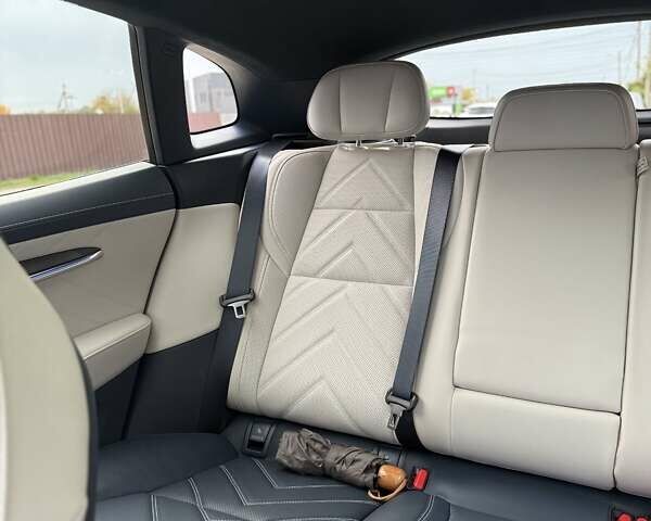 Белый Zeekr 001, объемом двигателя 0 л и пробегом 35 тыс. км за 40000 $, фото 2 на Automoto.ua