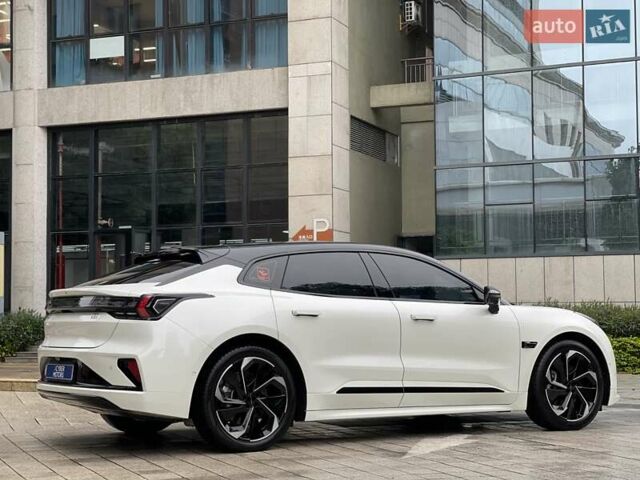 Белый Zeekr 001, объемом двигателя 0 л и пробегом 10 тыс. км за 38900 $, фото 3 на Automoto.ua