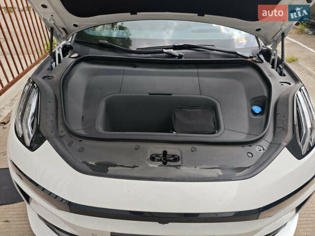 Білий Zeekr 001, об'ємом двигуна 0 л та пробігом 10 тис. км за 37500 $, фото 3 на Automoto.ua