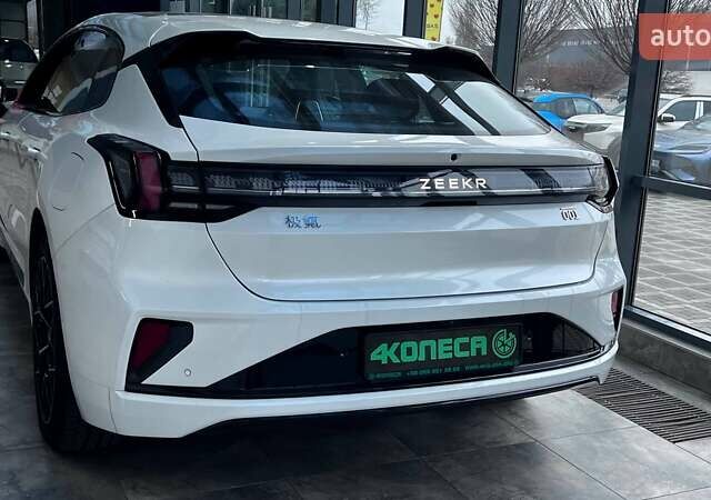 Білий Zeekr 001, об'ємом двигуна 0 л та пробігом 11 тис. км за 37390 $, фото 4 на Automoto.ua