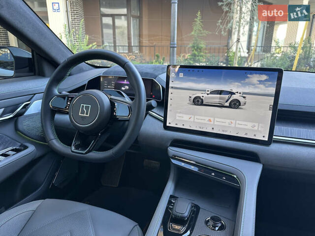 Белый Zeekr 001, объемом двигателя 0 л и пробегом 20 тыс. км за 37500 $, фото 32 на Automoto.ua