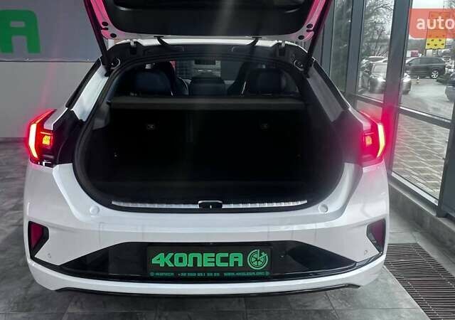 Білий Zeekr 001, об'ємом двигуна 0 л та пробігом 11 тис. км за 37390 $, фото 16 на Automoto.ua