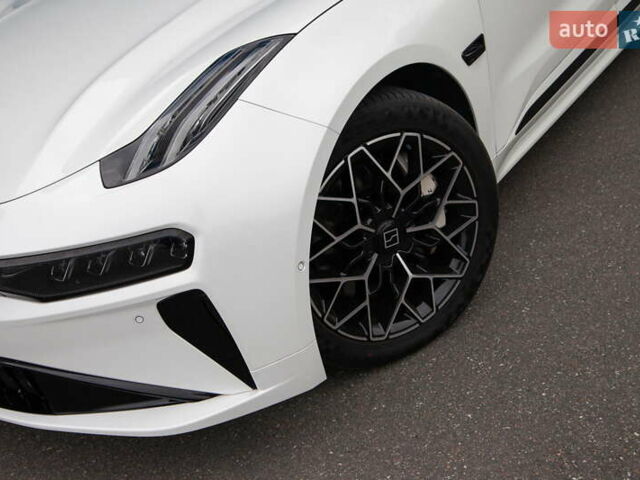 Белый Zeekr 001, объемом двигателя 0 л и пробегом 18 тыс. км за 43200 $, фото 3 на Automoto.ua
