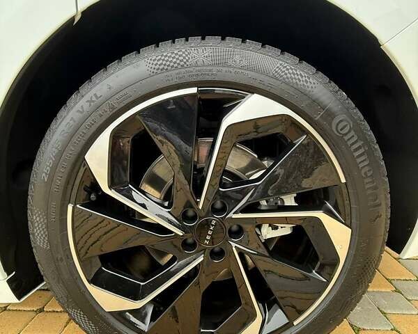 Белый Zeekr 001, объемом двигателя 0 л и пробегом 8 тыс. км за 45000 $, фото 30 на Automoto.ua