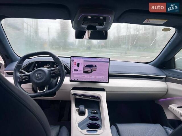 Білий Zeekr 001, об'ємом двигуна 0 л та пробігом 14 тис. км за 47198 $, фото 12 на Automoto.ua