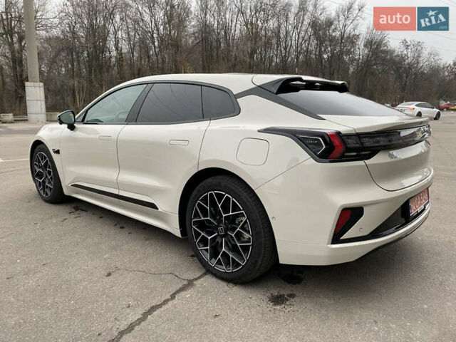 Белый Zeekr 001, объемом двигателя 0 л и пробегом 8 тыс. км за 44800 $, фото 3 на Automoto.ua