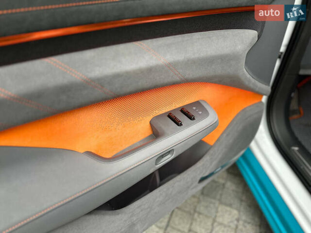 Білий Zeekr 001, об'ємом двигуна 0 л та пробігом 10 тис. км за 55000 $, фото 8 на Automoto.ua