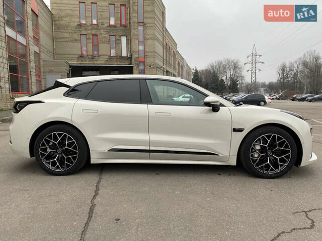 Белый Zeekr 001, объемом двигателя 0 л и пробегом 8 тыс. км за 44800 $, фото 2 на Automoto.ua