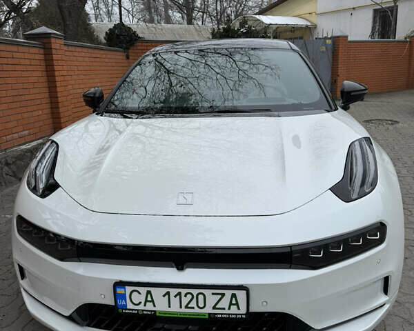 Белый Zeekr 001, объемом двигателя 0 л и пробегом 18 тыс. км за 38500 $, фото 2 на Automoto.ua