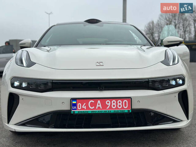 Білий Zeekr 001, об'ємом двигуна 0 л та пробігом 13 тис. км за 45800 $, фото 2 на Automoto.ua