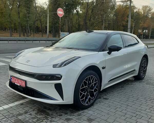 Zeekr 001 2024 в Днепре (Днепропетровске) на Automoto.ua Белый Zeekr 001, объемом двигателя 0 л и пробегом 10 тыс. км за 45999 $, фото 10 на Automoto.ua
