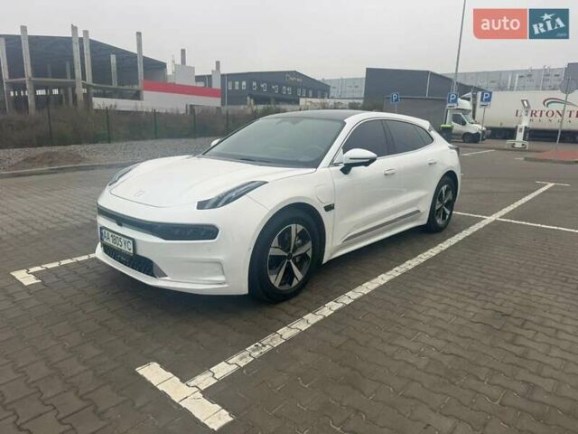 Белый Zeekr 001, объемом двигателя 0 л и пробегом 7 тыс. км за 36000 $, фото 2 на Automoto.ua