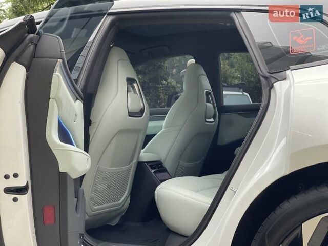 Белый Zeekr 001, объемом двигателя 0 л и пробегом 10 тыс. км за 38900 $, фото 7 на Automoto.ua