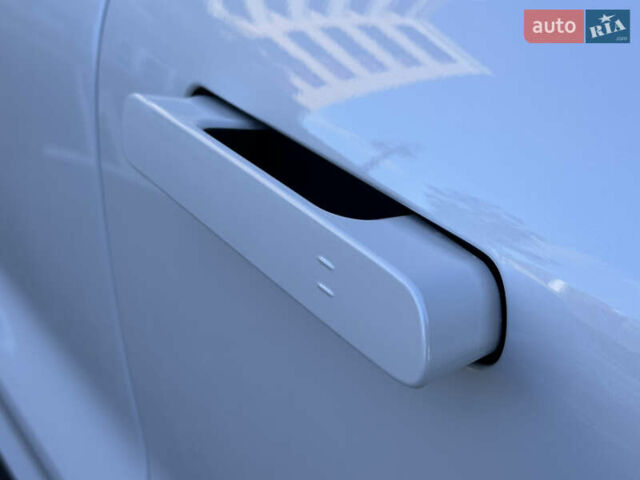 Белый Zeekr 001, объемом двигателя 0 л и пробегом 20 тыс. км за 37500 $, фото 30 на Automoto.ua