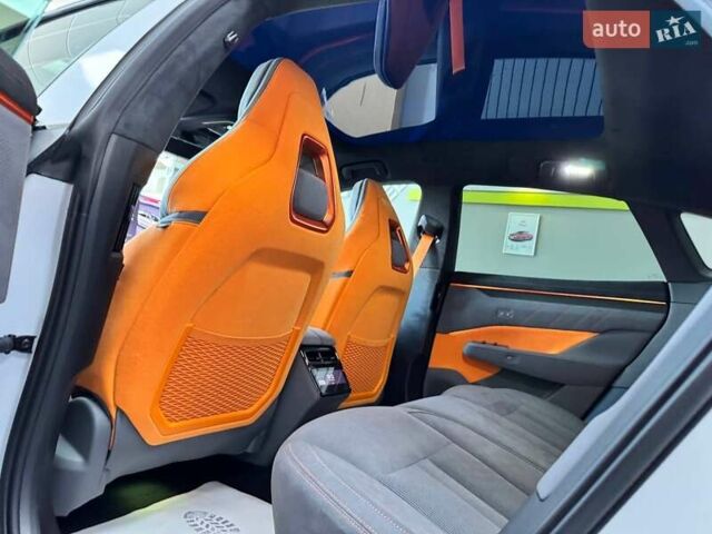 Белый Zeekr 001, объемом двигателя 0 л и пробегом 1 тыс. км за 56599 $, фото 16 на Automoto.ua