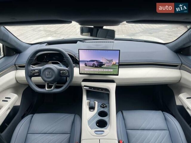 Белый Zeekr 001, объемом двигателя 0 л и пробегом 4 тыс. км за 46900 $, фото 6 на Automoto.ua