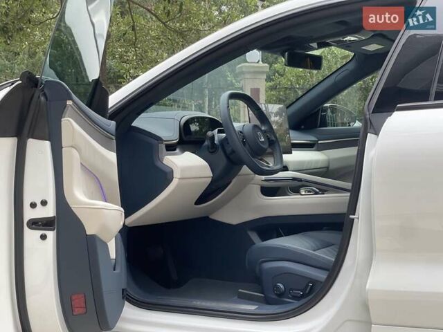 Белый Zeekr 001, объемом двигателя 0 л и пробегом 3 тыс. км за 46900 $, фото 5 на Automoto.ua