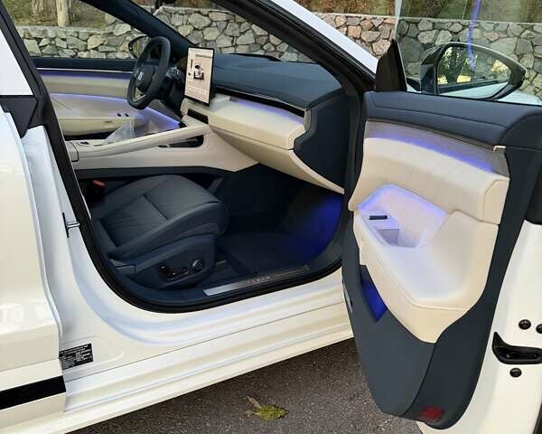 Білий Zeekr 001, об'ємом двигуна 0 л та пробігом 1 тис. км за 49999 $, фото 34 на Automoto.ua