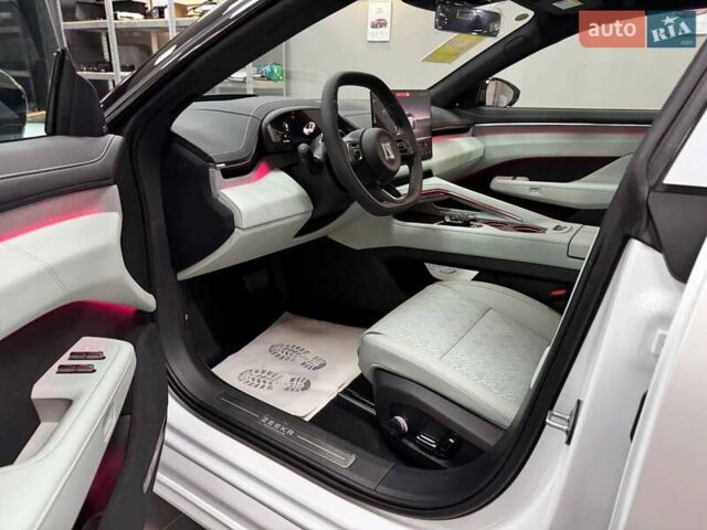 Белый Zeekr 001, объемом двигателя 0 л и пробегом 1 тыс. км за 45499 $, фото 10 на Automoto.ua