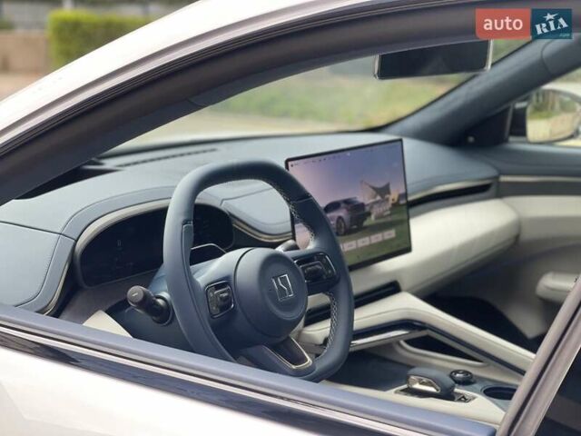 Белый Zeekr 001, объемом двигателя 0 л и пробегом 2 тыс. км за 46900 $, фото 3 на Automoto.ua