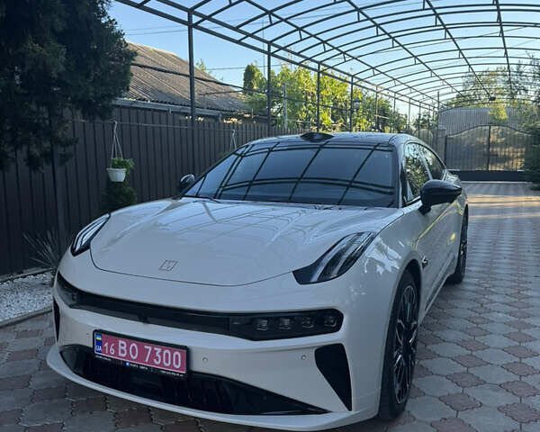Белый Zeekr 001, объемом двигателя 0 л и пробегом 5 тыс. км за 50500 $, фото 4 на Automoto.ua