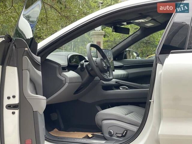 Белый Zeekr 001, объемом двигателя 0 л и пробегом 3 тыс. км за 46900 $, фото 5 на Automoto.ua