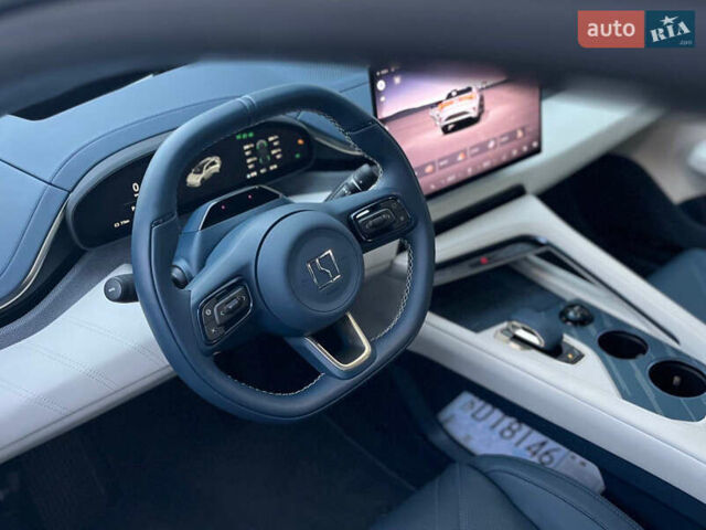 Білий Zeekr 001, об'ємом двигуна 0 л та пробігом 11 тис. км за 40900 $, фото 5 на Automoto.ua