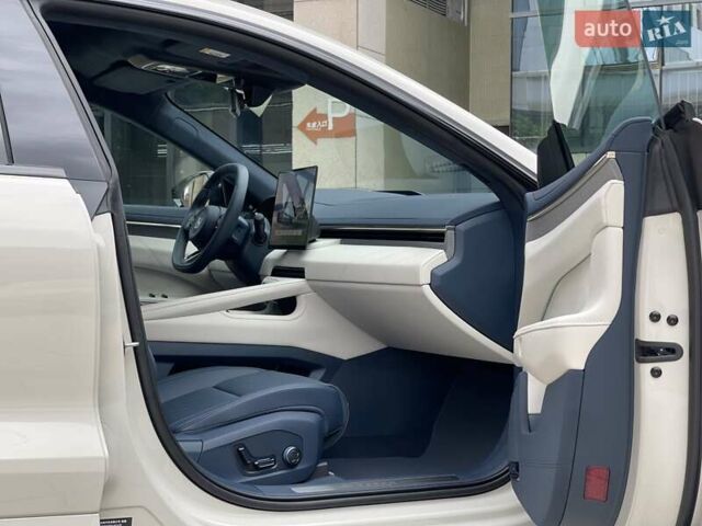 Белый Zeekr 001, объемом двигателя 0 л и пробегом 4 тыс. км за 46900 $, фото 7 на Automoto.ua