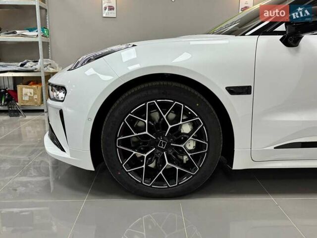 Белый Zeekr 001, объемом двигателя 0 л и пробегом 1 тыс. км за 45499 $, фото 3 на Automoto.ua