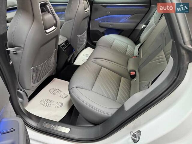 Белый Zeekr 001, объемом двигателя 0 л и пробегом 1 тыс. км за 44499 $, фото 14 на Automoto.ua