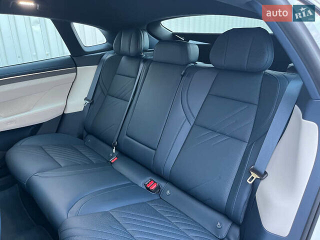 Білий Zeekr 001, об'ємом двигуна 0 л та пробігом 11 тис. км за 40900 $, фото 6 на Automoto.ua