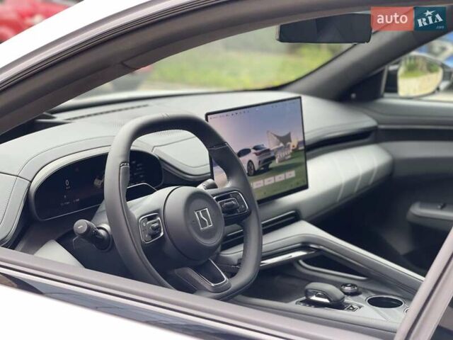 Белый Zeekr 001, объемом двигателя 0 л и пробегом 3 тыс. км за 46900 $, фото 4 на Automoto.ua