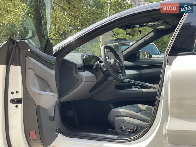 Белый Zeekr 001, объемом двигателя 0 л и пробегом 3 тыс. км за 41900 $, фото 5 на Automoto.ua