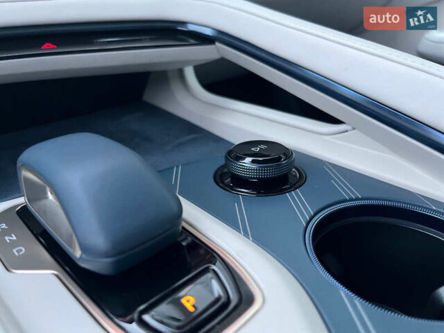 Білий Zeekr 001, об'ємом двигуна 0 л та пробігом 11 тис. км за 40900 $, фото 14 на Automoto.ua