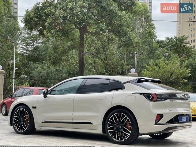 Белый Zeekr 001, объемом двигателя 0 л и пробегом 4 тыс. км за 46900 $, фото 2 на Automoto.ua