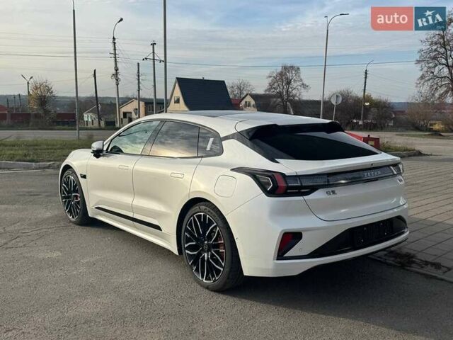 Белый Zeekr 001, объемом двигателя 0 л и пробегом 1 тыс. км за 48700 $, фото 2 на Automoto.ua