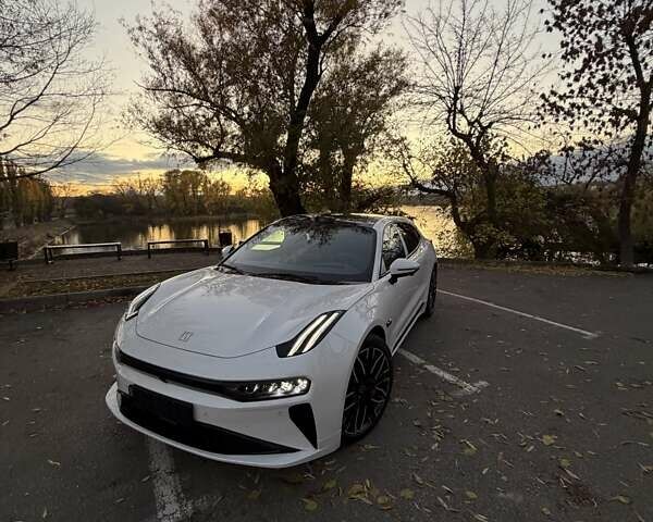 Білий Zeekr 001, об'ємом двигуна 0 л та пробігом 1 тис. км за 49999 $, фото 1 на Automoto.ua